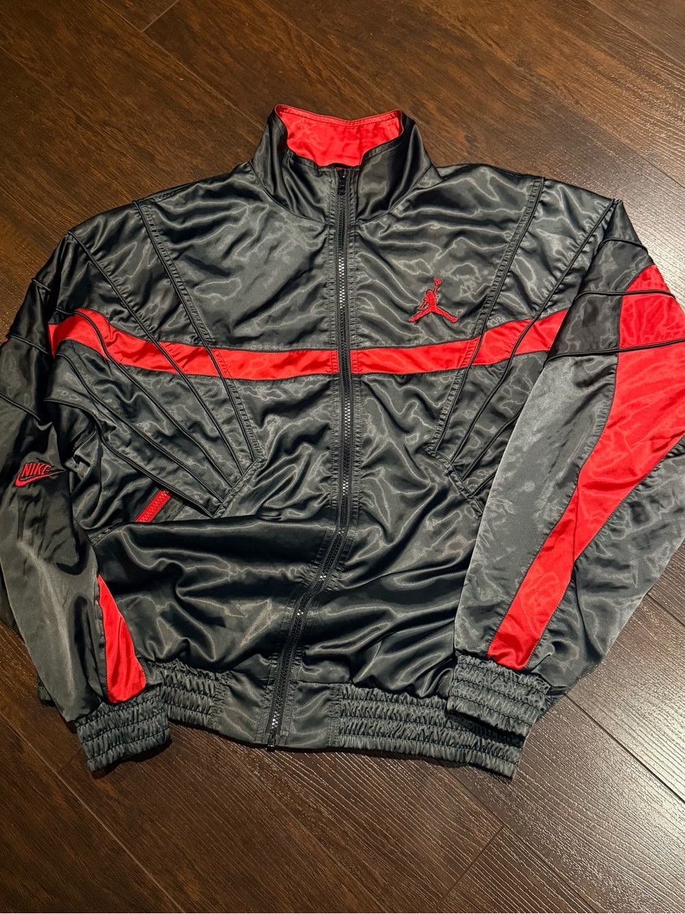 Air Jordan Nike Retro 5 Satin Full Zip Jacket Men’s Size M AR3130-010 Black Red